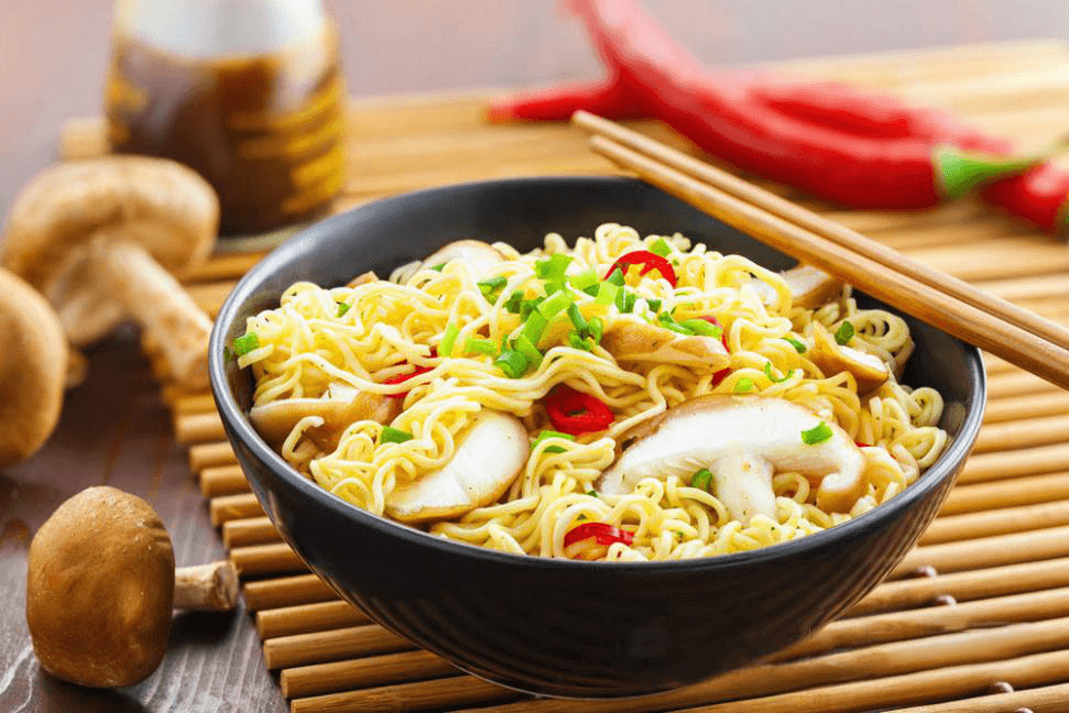 高湯熬制、營養(yǎng)美味，解碼白象食品“湯好喝高湯面”制作工藝