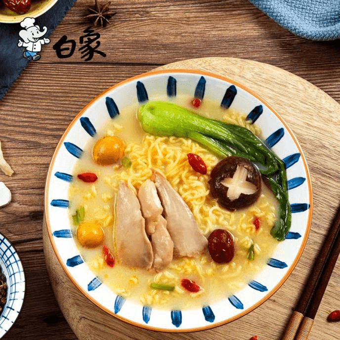 高湯熬制、營養(yǎng)美味，解碼白象食品“湯好喝高湯面”制作工藝